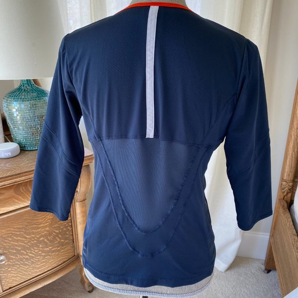 Nike Dri-Fit Reflective Quarter Zip Top - Picture 3 of 11